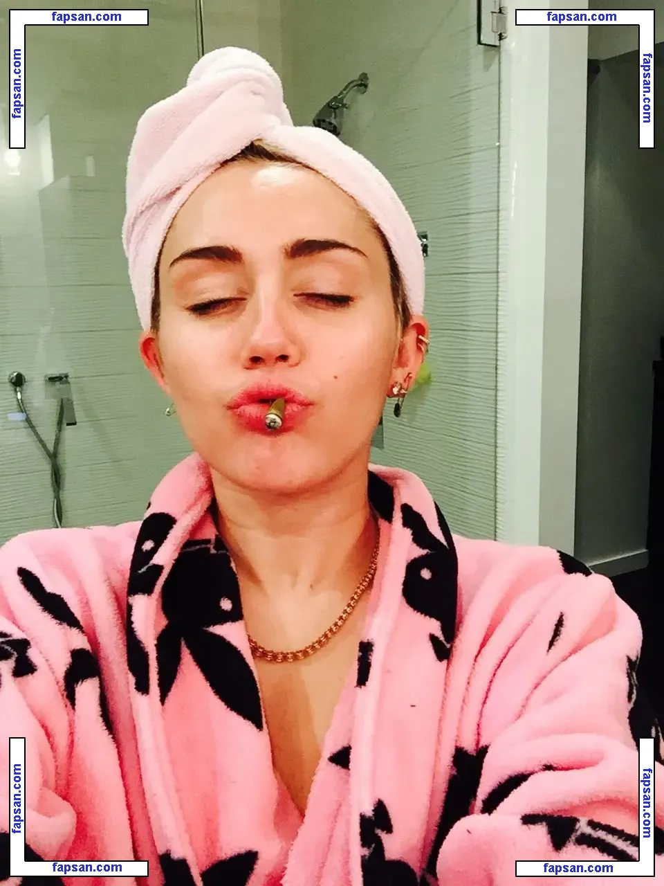Miley Cyrus nude photo #0929 from OnlyFans