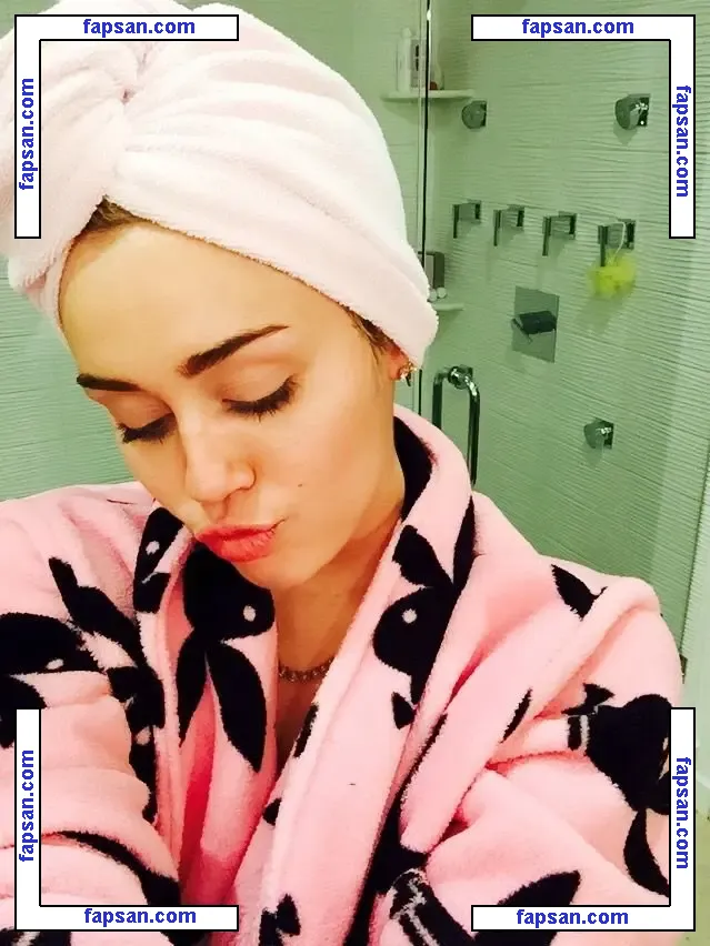 Miley Cyrus nude photo #0930 from OnlyFans