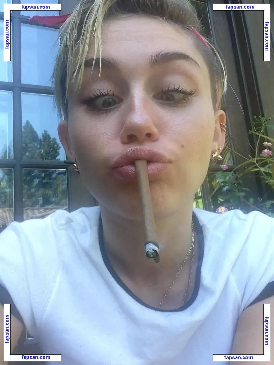 Miley Cyrus nude photo #0935 from OnlyFans