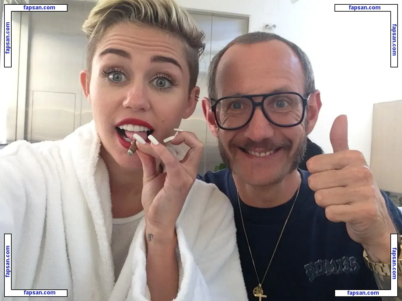 Miley Cyrus nude photo #0938 from OnlyFans