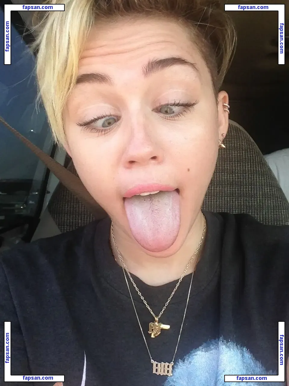 Miley Cyrus nude photo #0940 from OnlyFans
