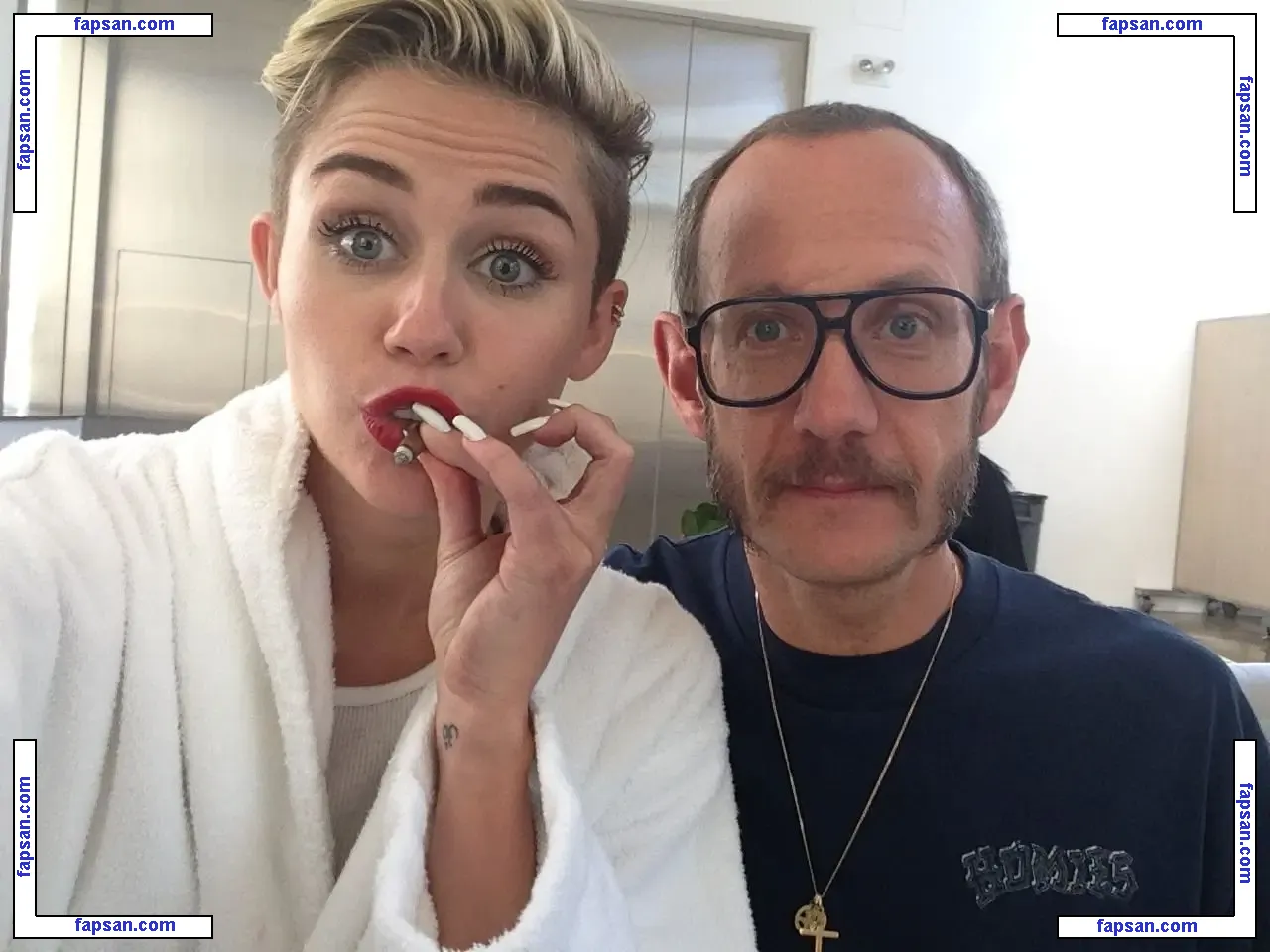 Miley Cyrus nude photo #0945 from OnlyFans