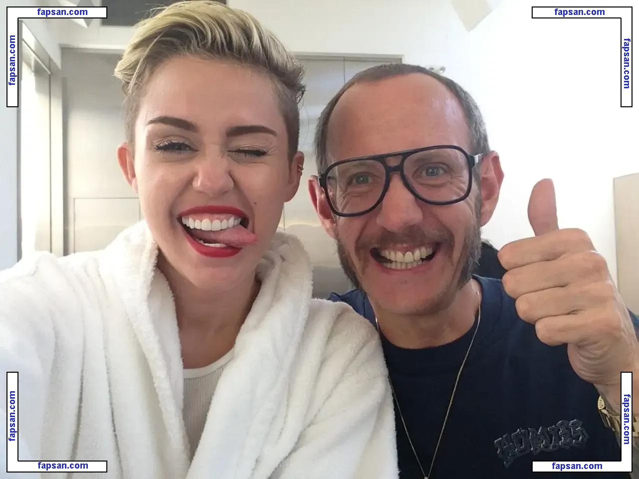Miley Cyrus nude photo #0946 from OnlyFans