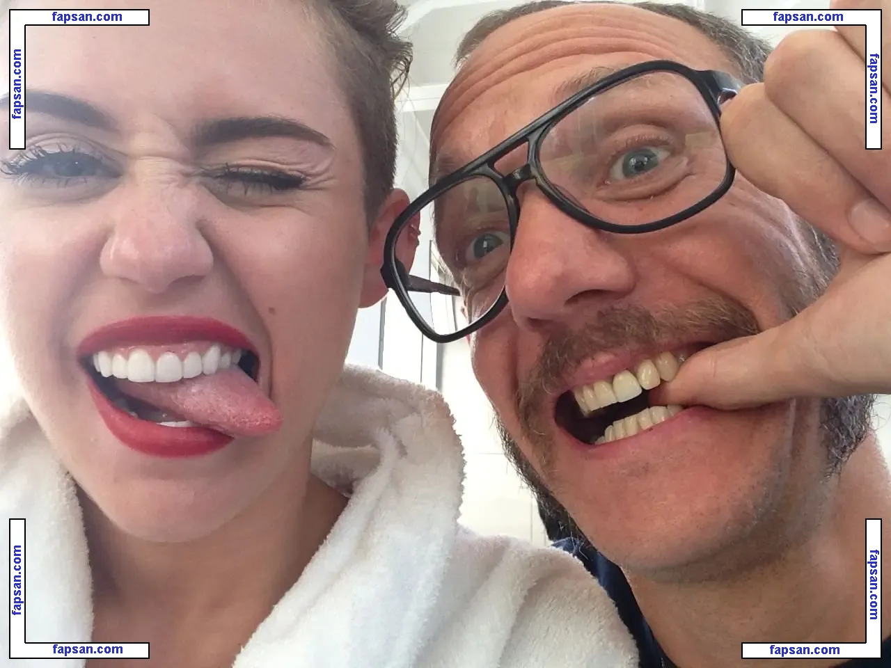 Miley Cyrus nude photo #0948 from OnlyFans