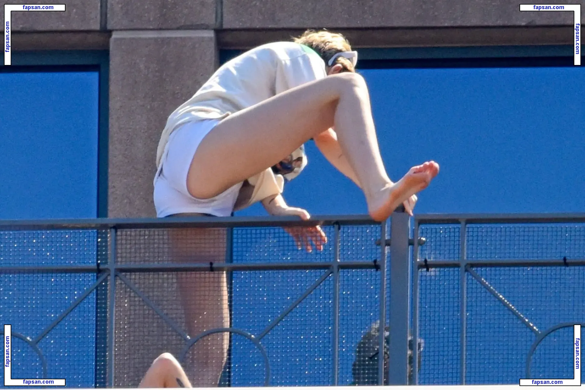 Miley Cyrus nude photo #0996 from OnlyFans