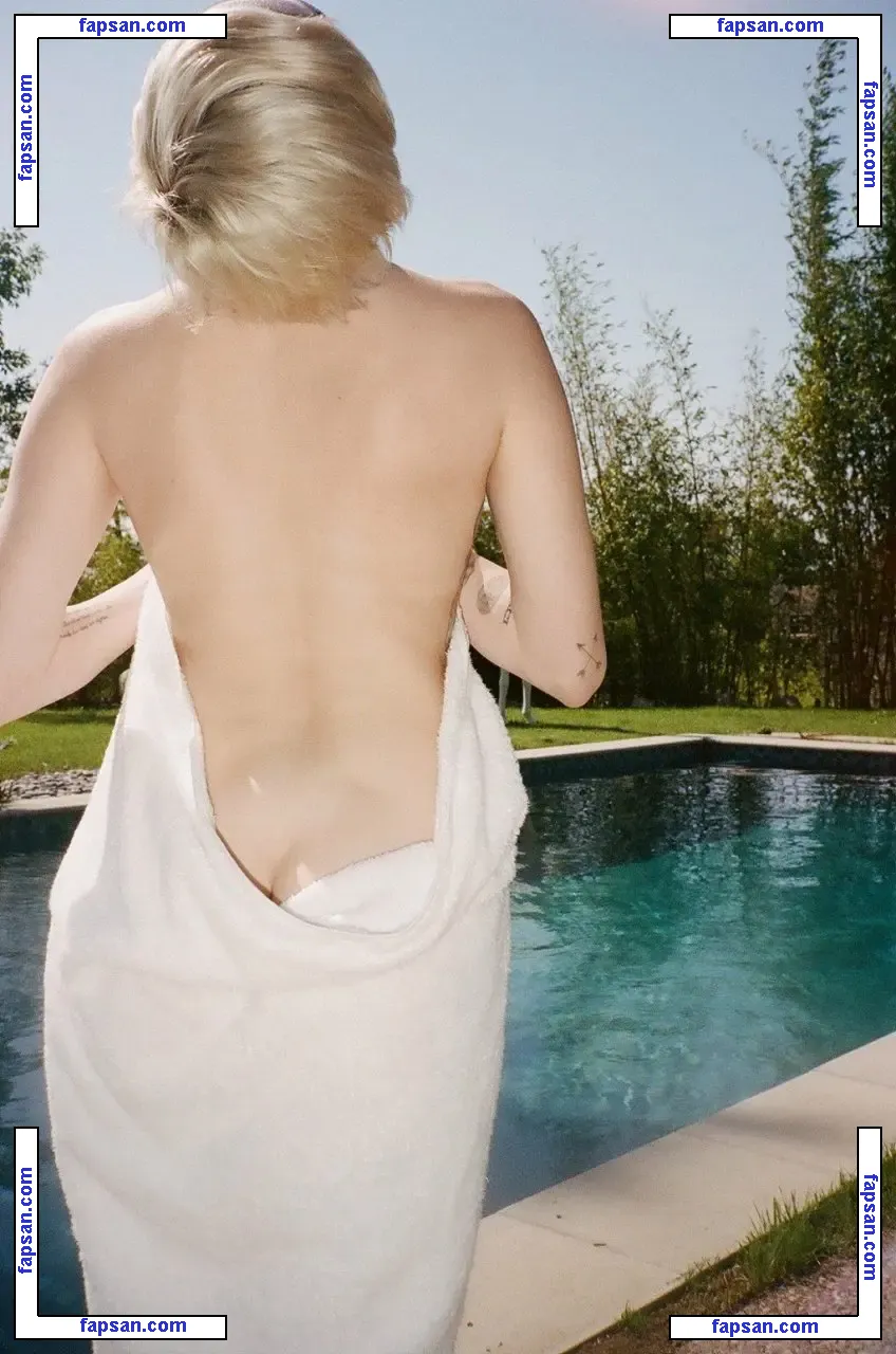 Miley Cyrus nude photo #1045 from OnlyFans