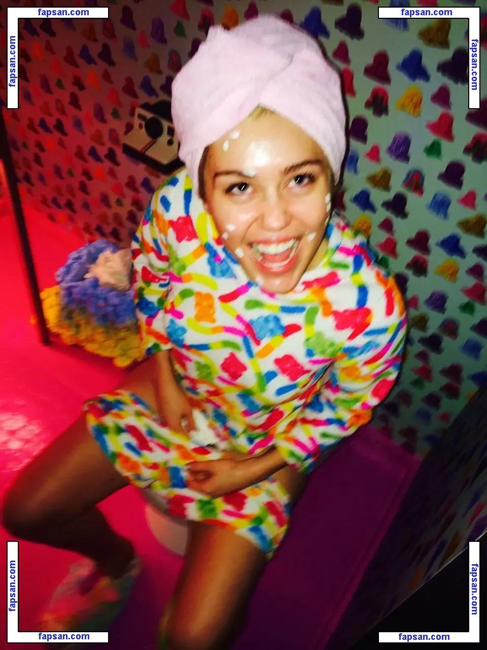 Miley Cyrus nude photo #1050 from OnlyFans