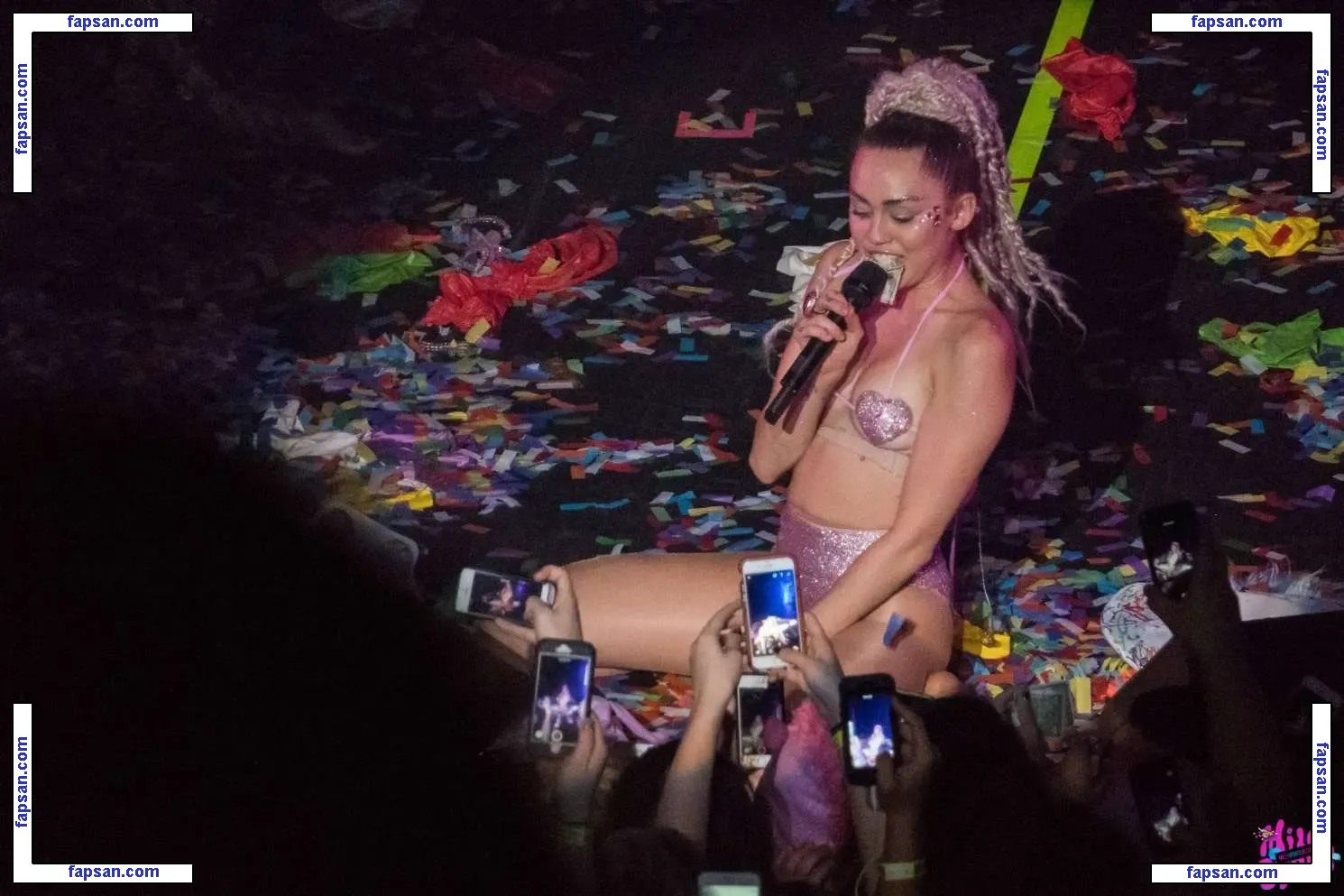 Miley Cyrus nude photo #1094 from OnlyFans