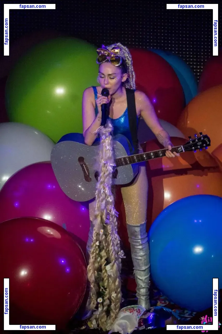 Miley Cyrus nude photo #1101 from OnlyFans