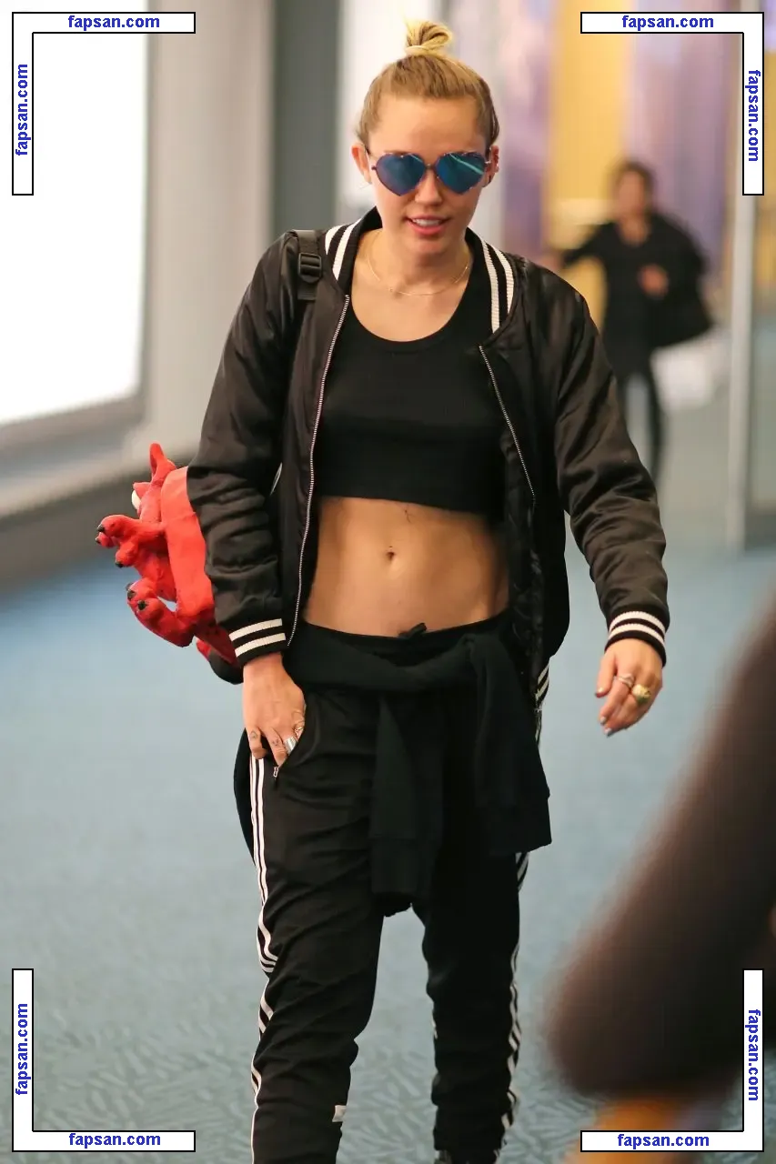Miley Cyrus nude photo #1223 from OnlyFans