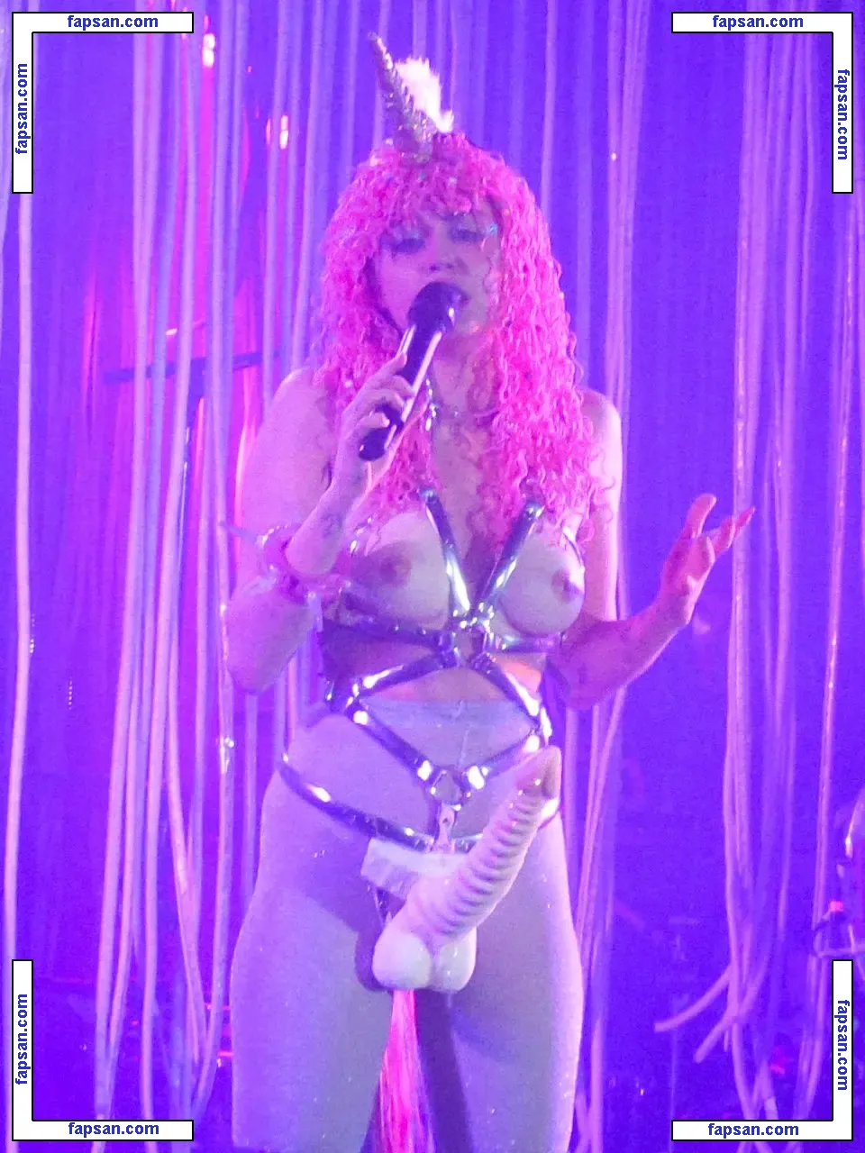 Miley Cyrus nude photo #1286 from OnlyFans