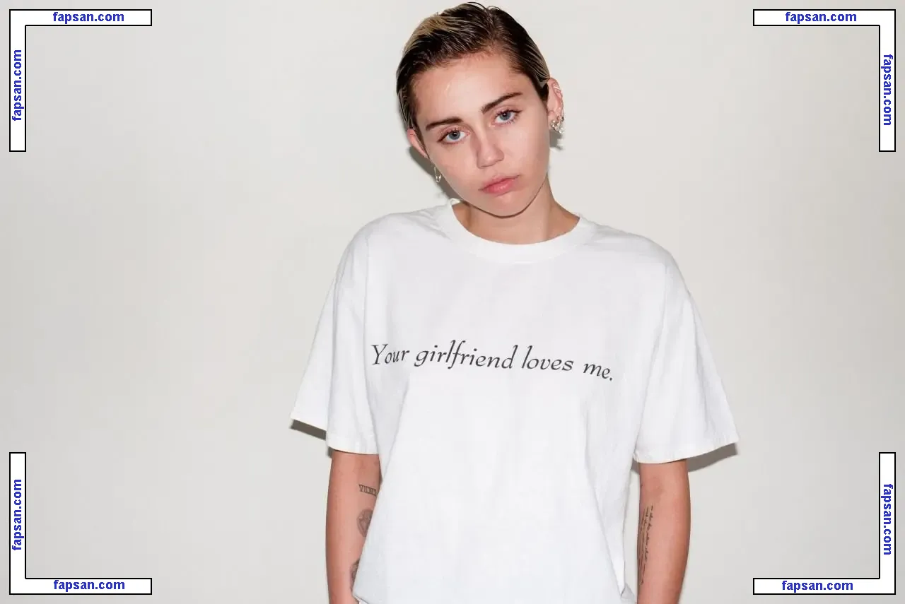 Miley Cyrus nude photo #1308 from OnlyFans