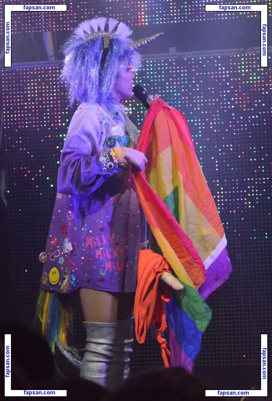 Miley Cyrus nude photo #1312 from OnlyFans