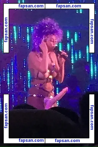 Miley Cyrus nude photo #1320 from OnlyFans