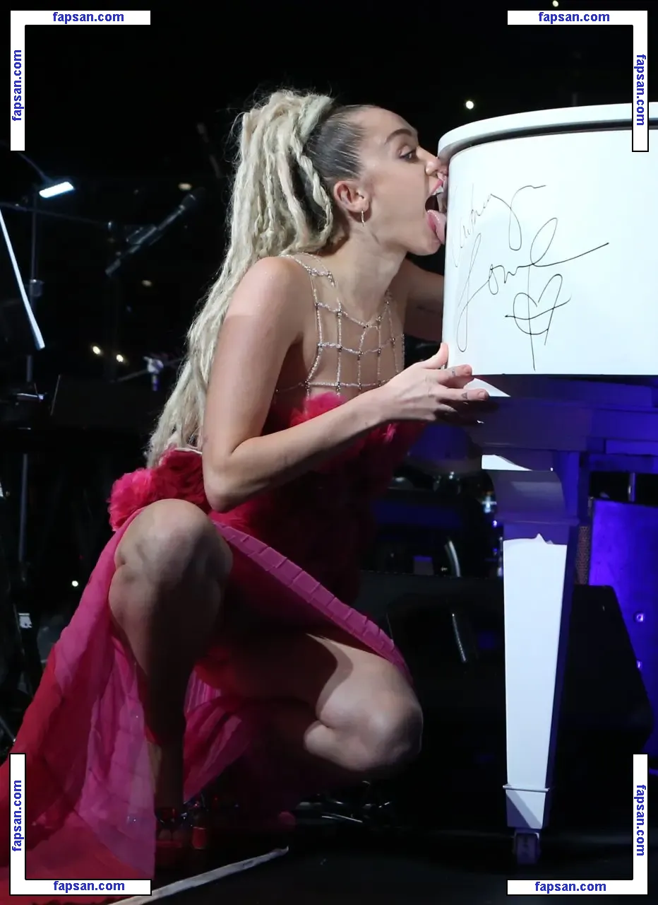 Miley Cyrus nude photo #1333 from OnlyFans