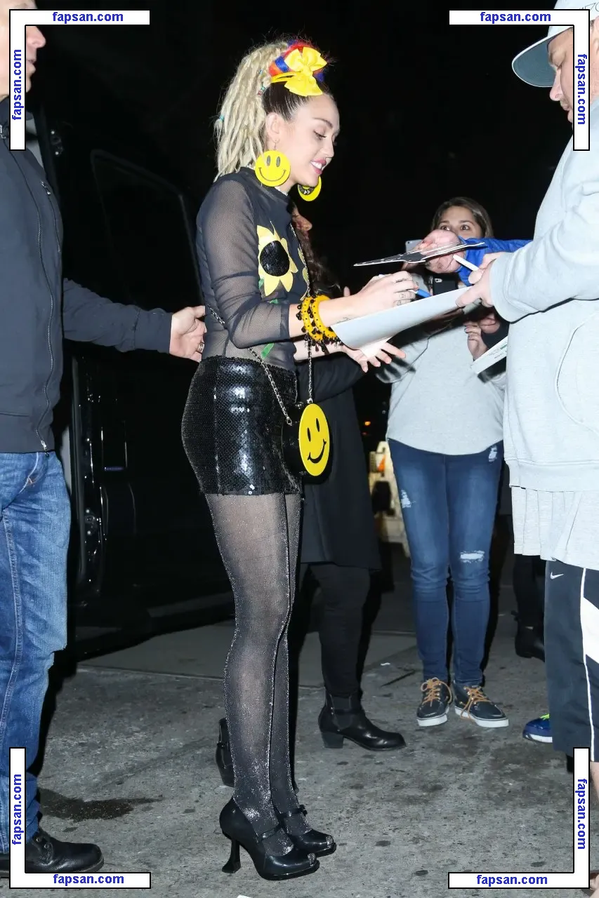 Miley Cyrus nude photo #1393 from OnlyFans
