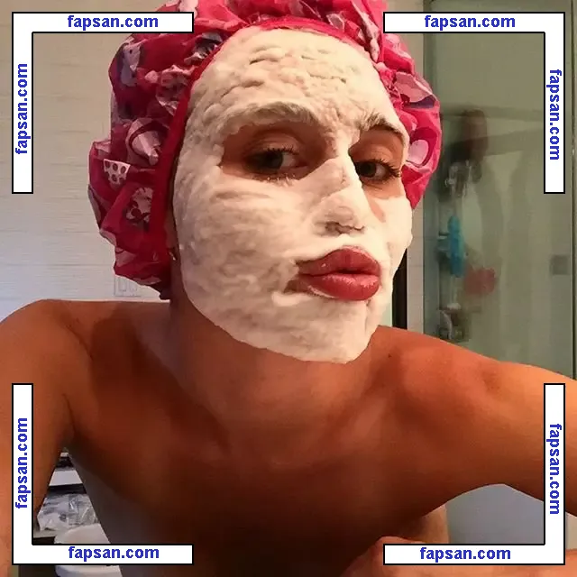 Miley Cyrus nude photo #1404 from OnlyFans