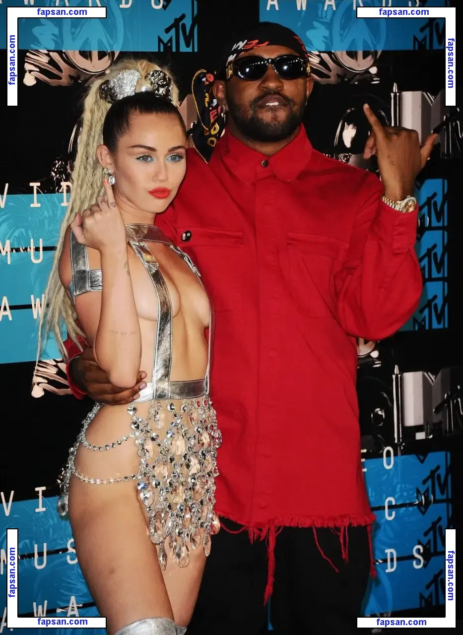 Miley Cyrus nude photo #1433 from OnlyFans