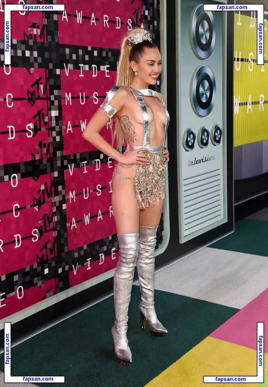 Miley Cyrus nude photo #1530 from OnlyFans