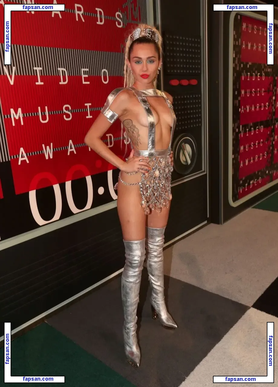 Miley Cyrus nude photo #1553 from OnlyFans
