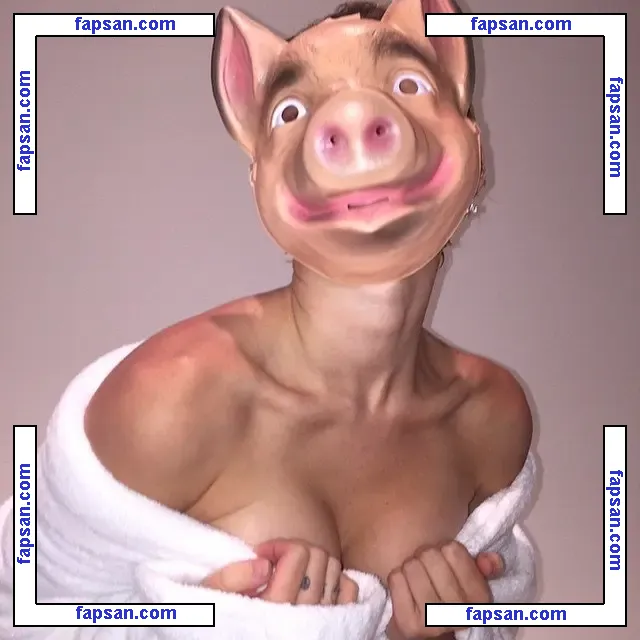 Miley Cyrus nude photo #1733 from OnlyFans