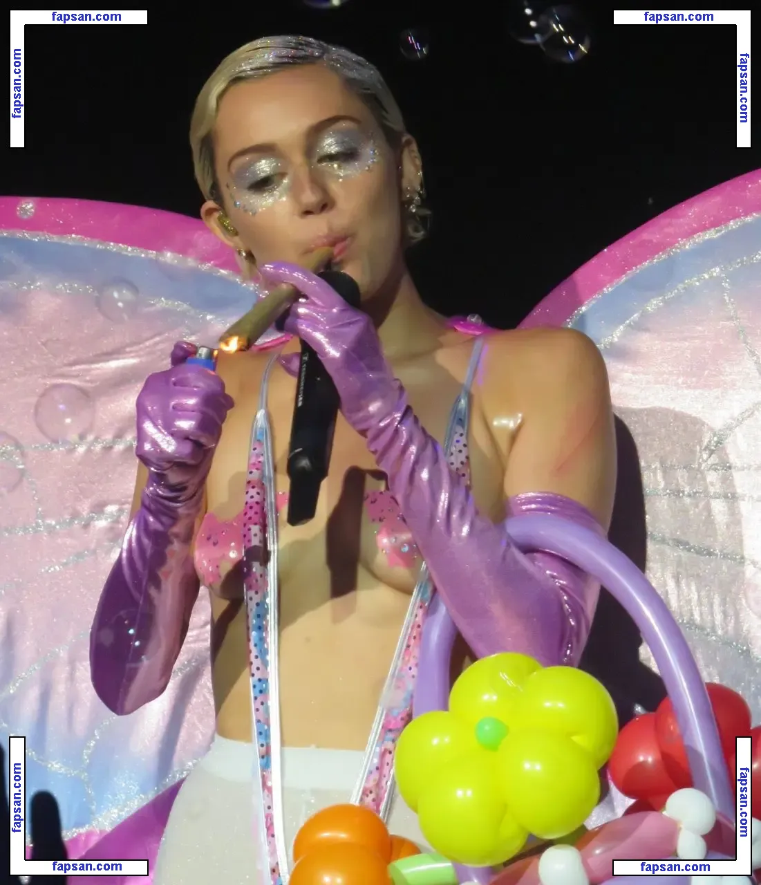 Miley Cyrus nude photo #1813 from OnlyFans