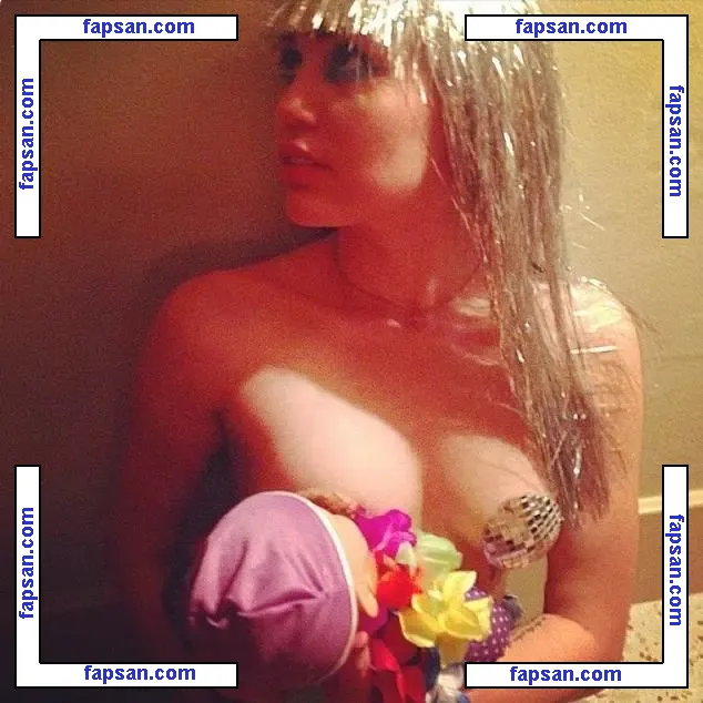Miley Cyrus nude photo #1908 from OnlyFans