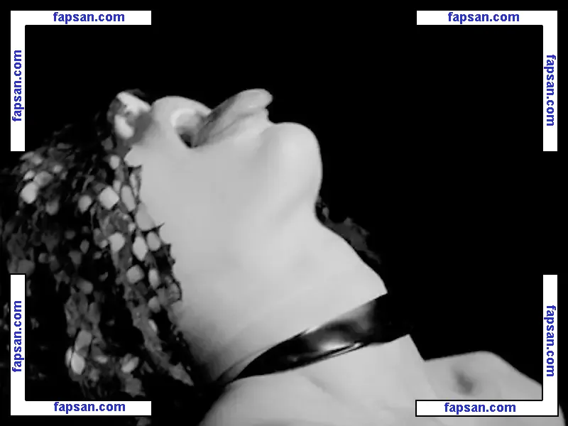 Miley Cyrus nude photo #1919 from OnlyFans