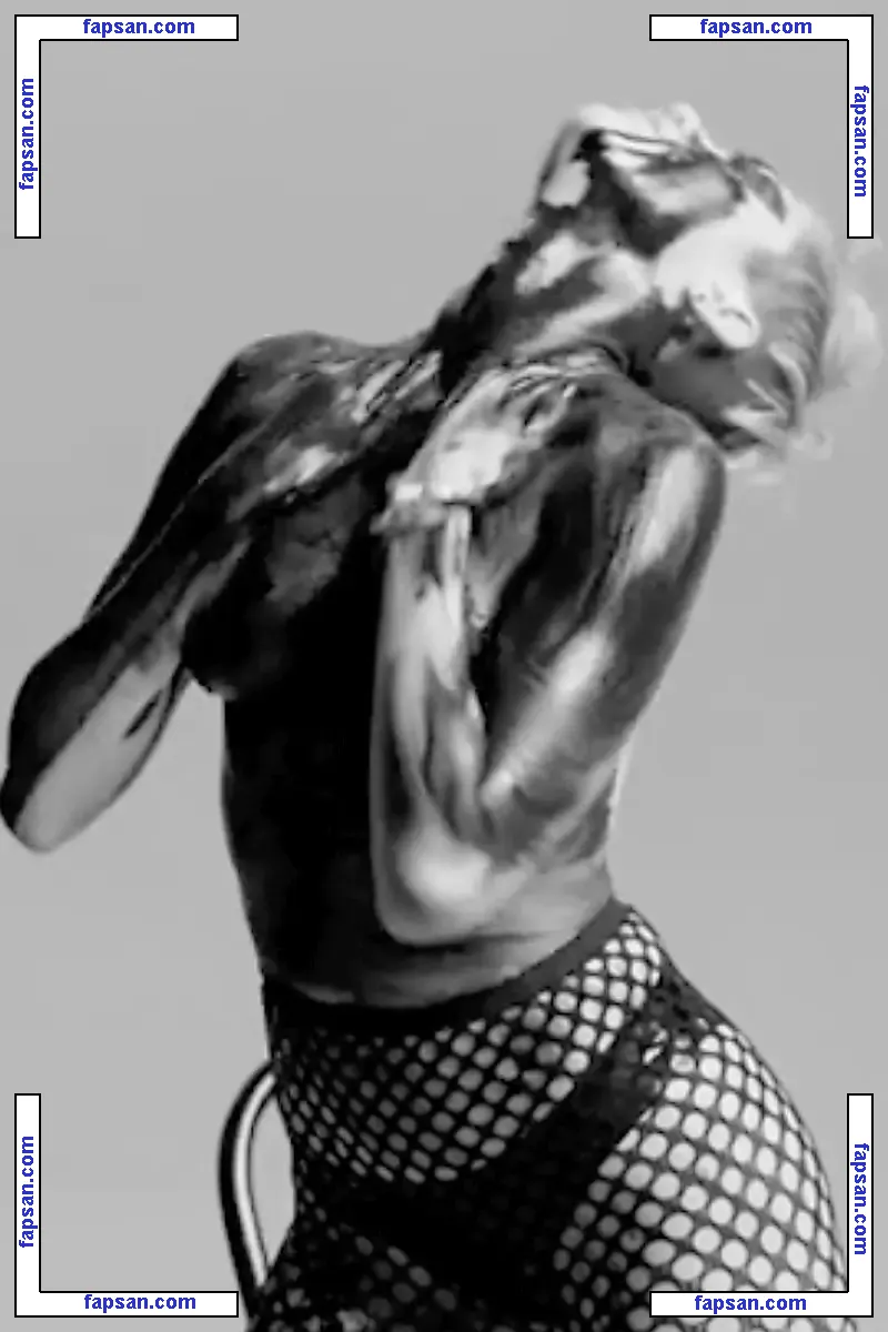 Miley Cyrus nude photo #1934 from OnlyFans