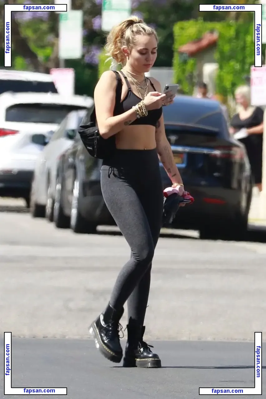 Miley Cyrus nude photo #2033 from OnlyFans