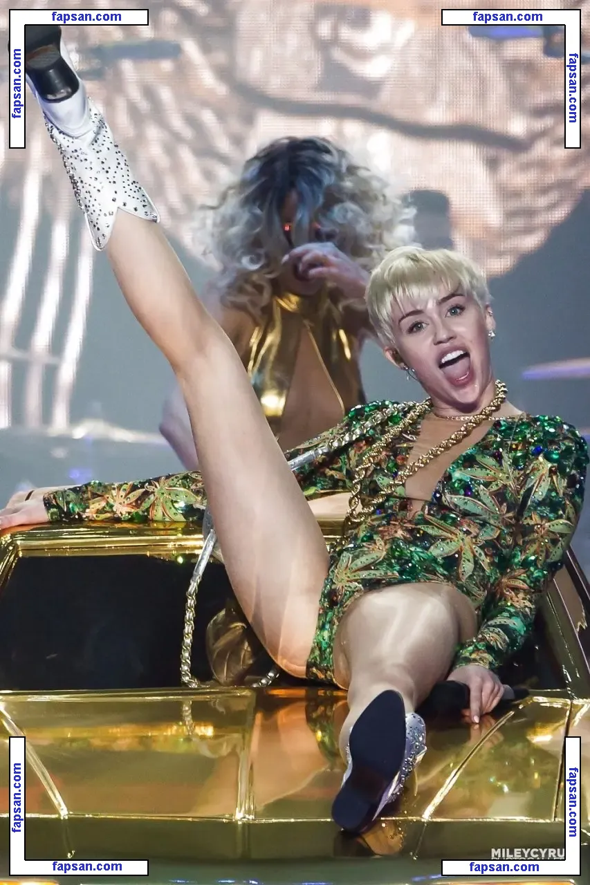 Miley Cyrus nude photo #2274 from OnlyFans