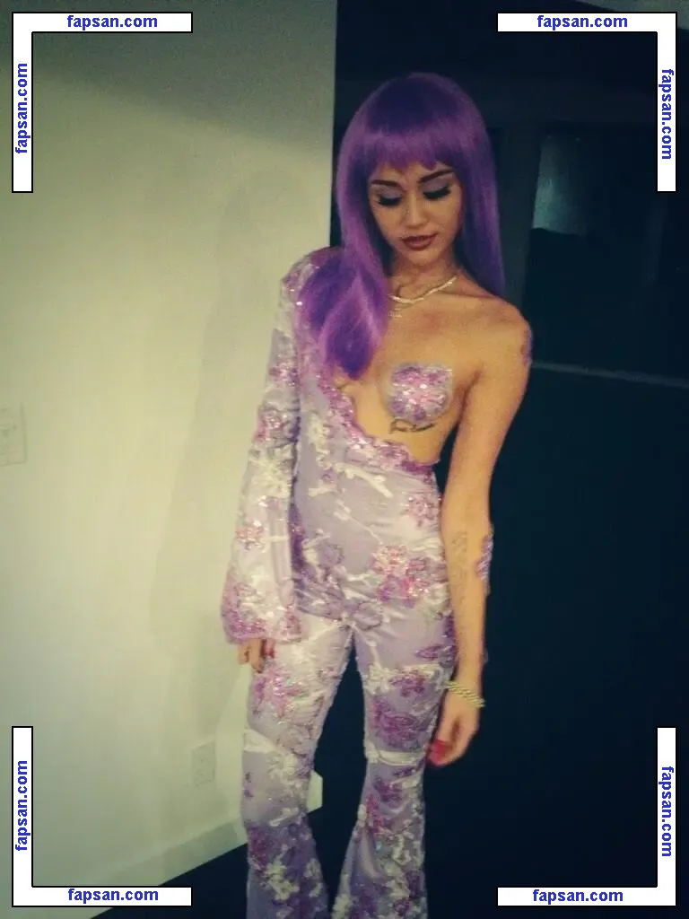 Miley Cyrus nude photo #2294 from OnlyFans