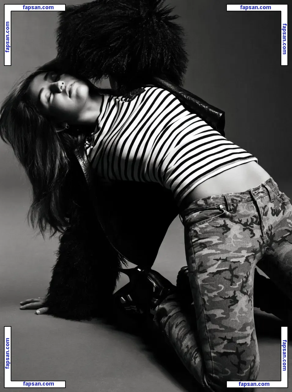 Miley Cyrus nude photo #2365 from OnlyFans