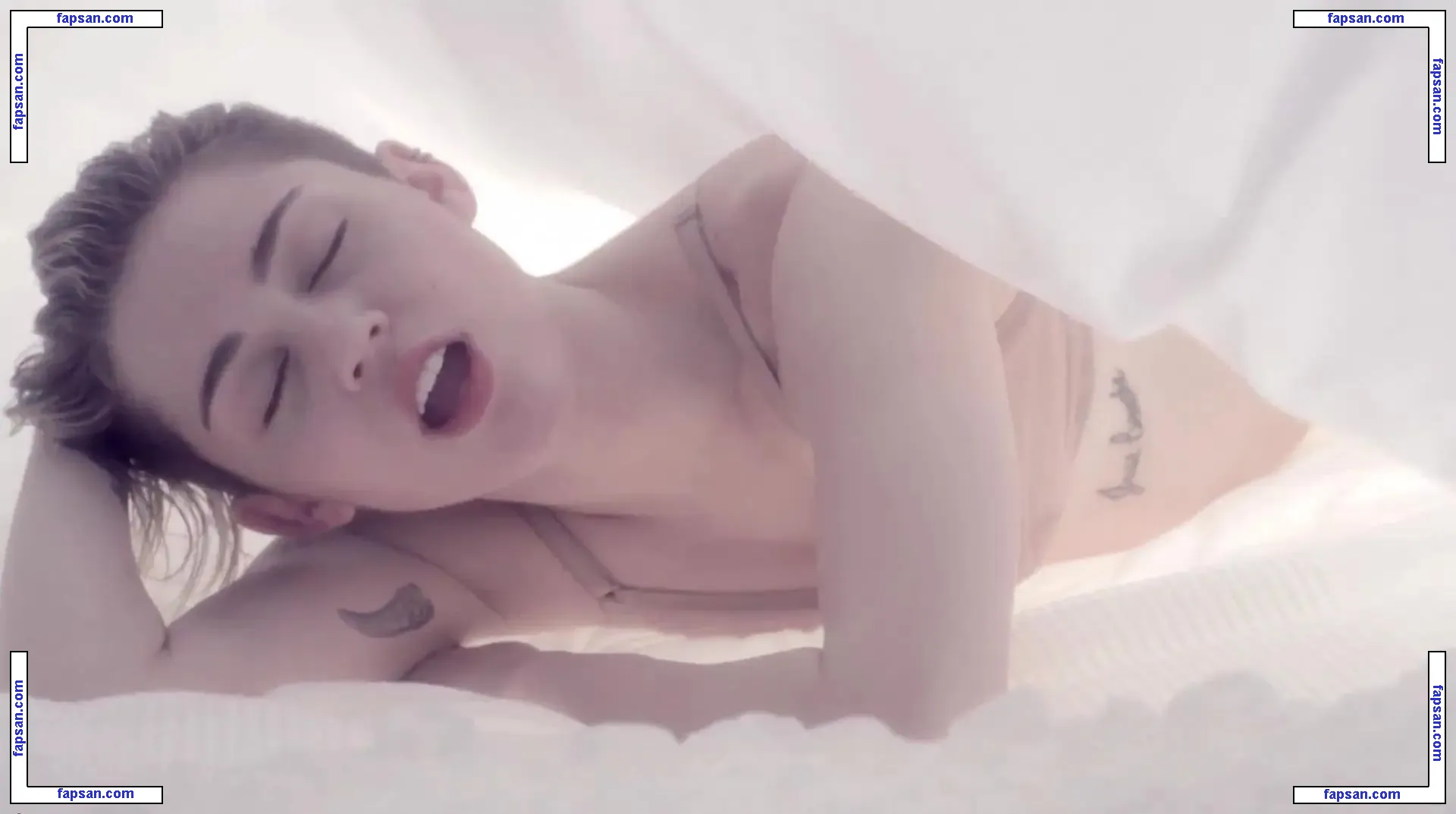 Miley Cyrus nude photo #2640 from OnlyFans