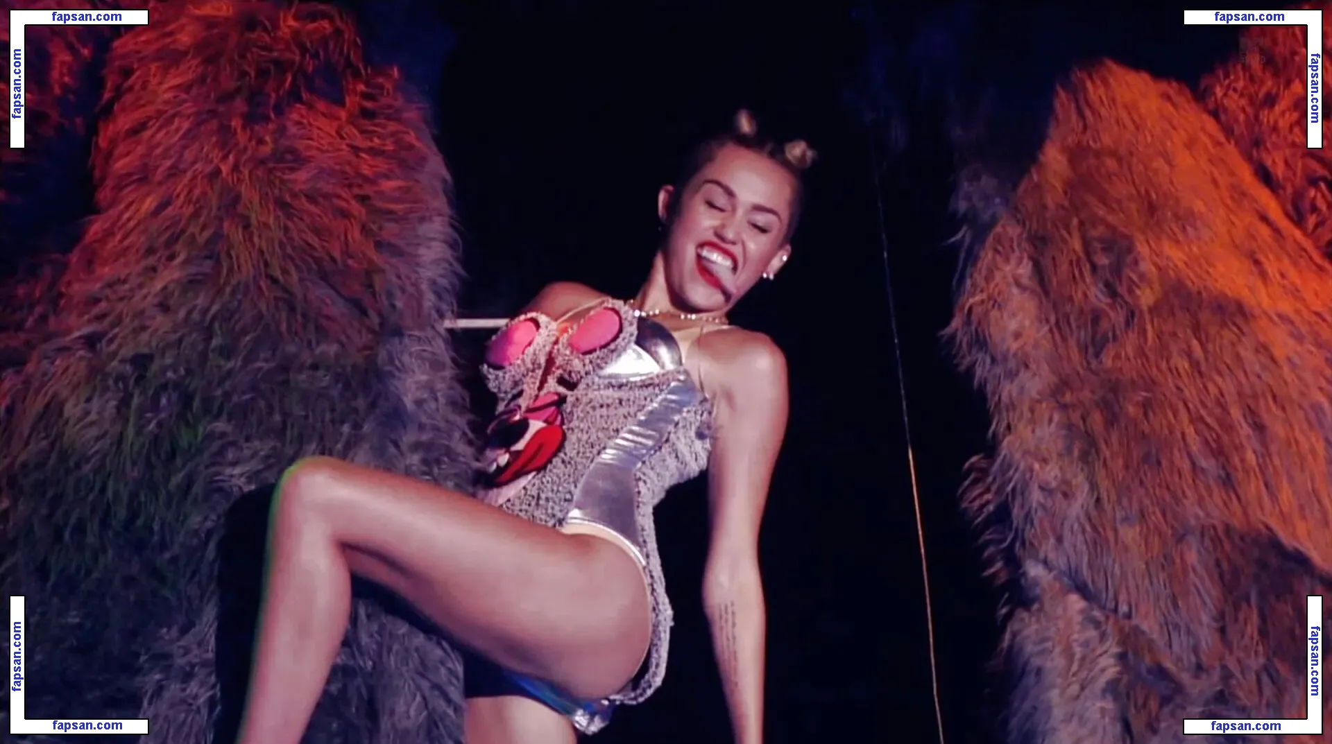 Miley Cyrus nude photo #2678 from OnlyFans