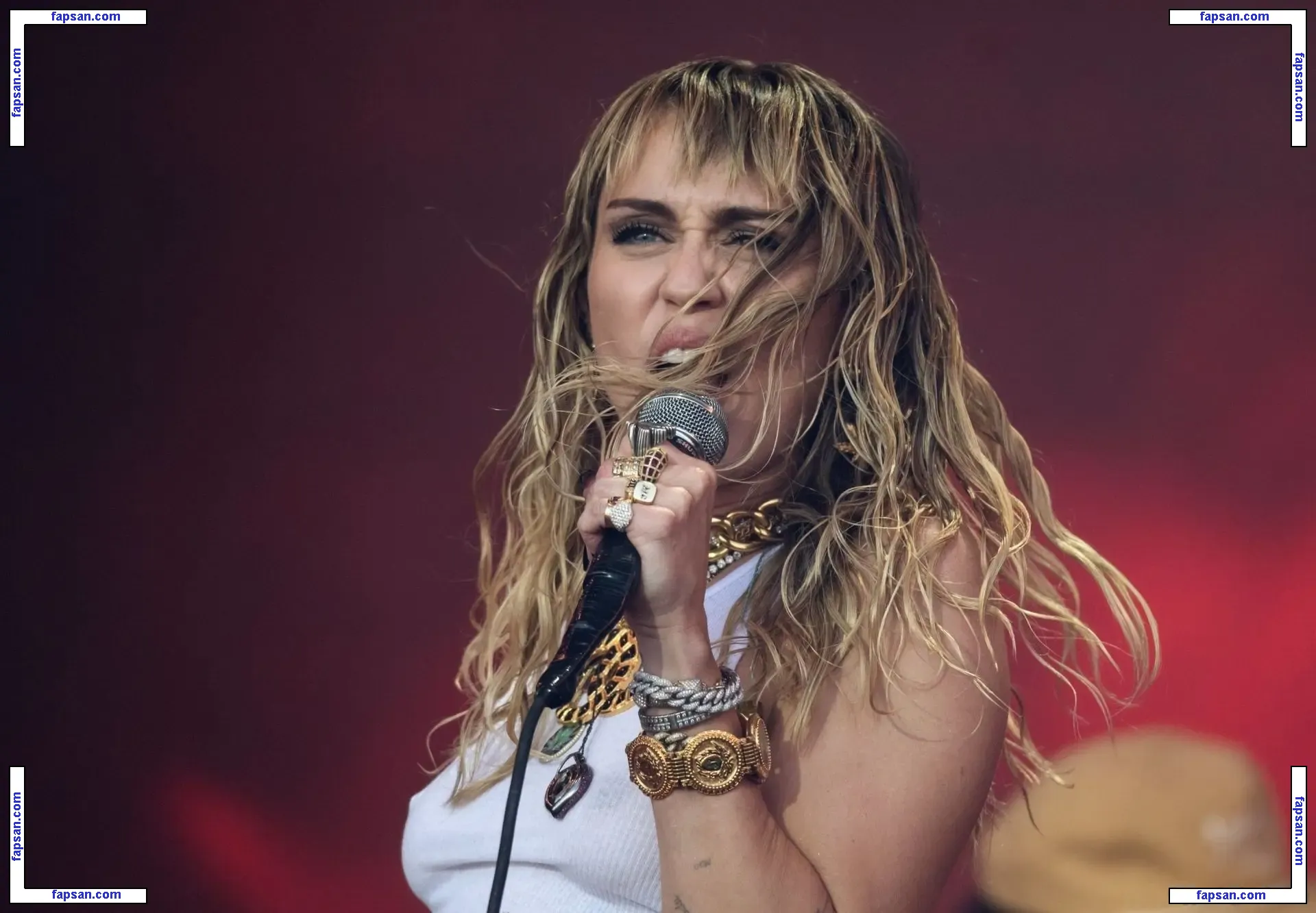 Miley Cyrus nude photo #2835 from OnlyFans