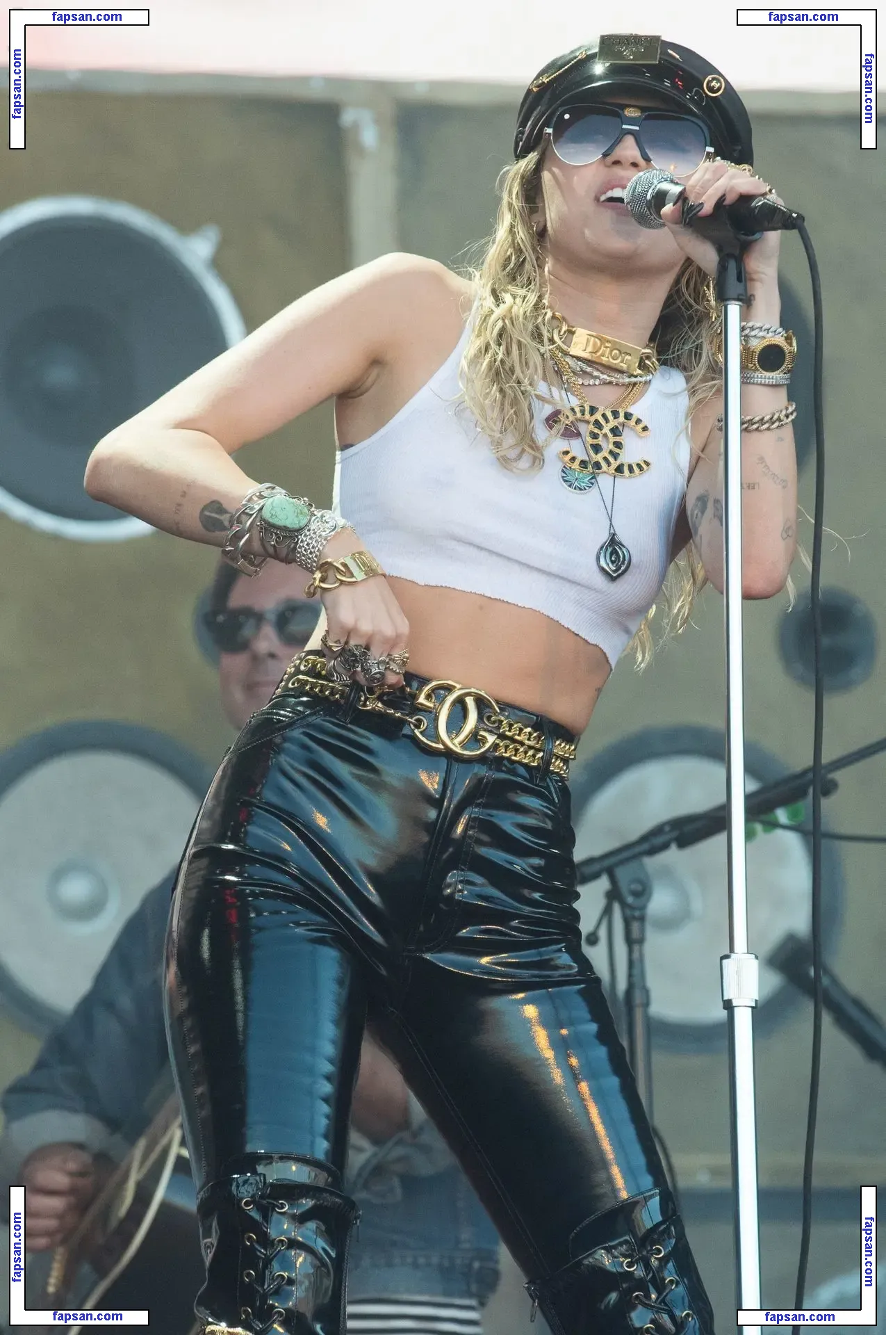 Miley Cyrus nude photo #2886 from OnlyFans