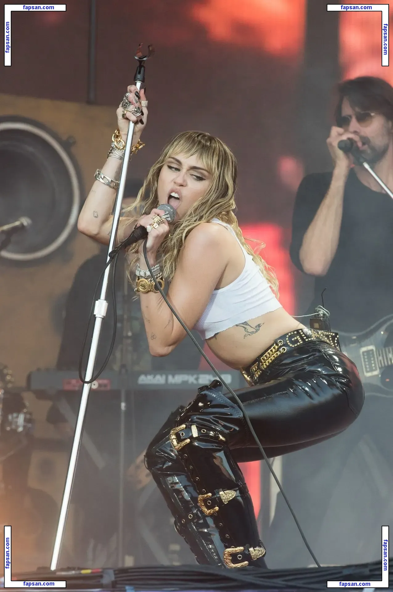 Miley Cyrus nude photo #2893 from OnlyFans