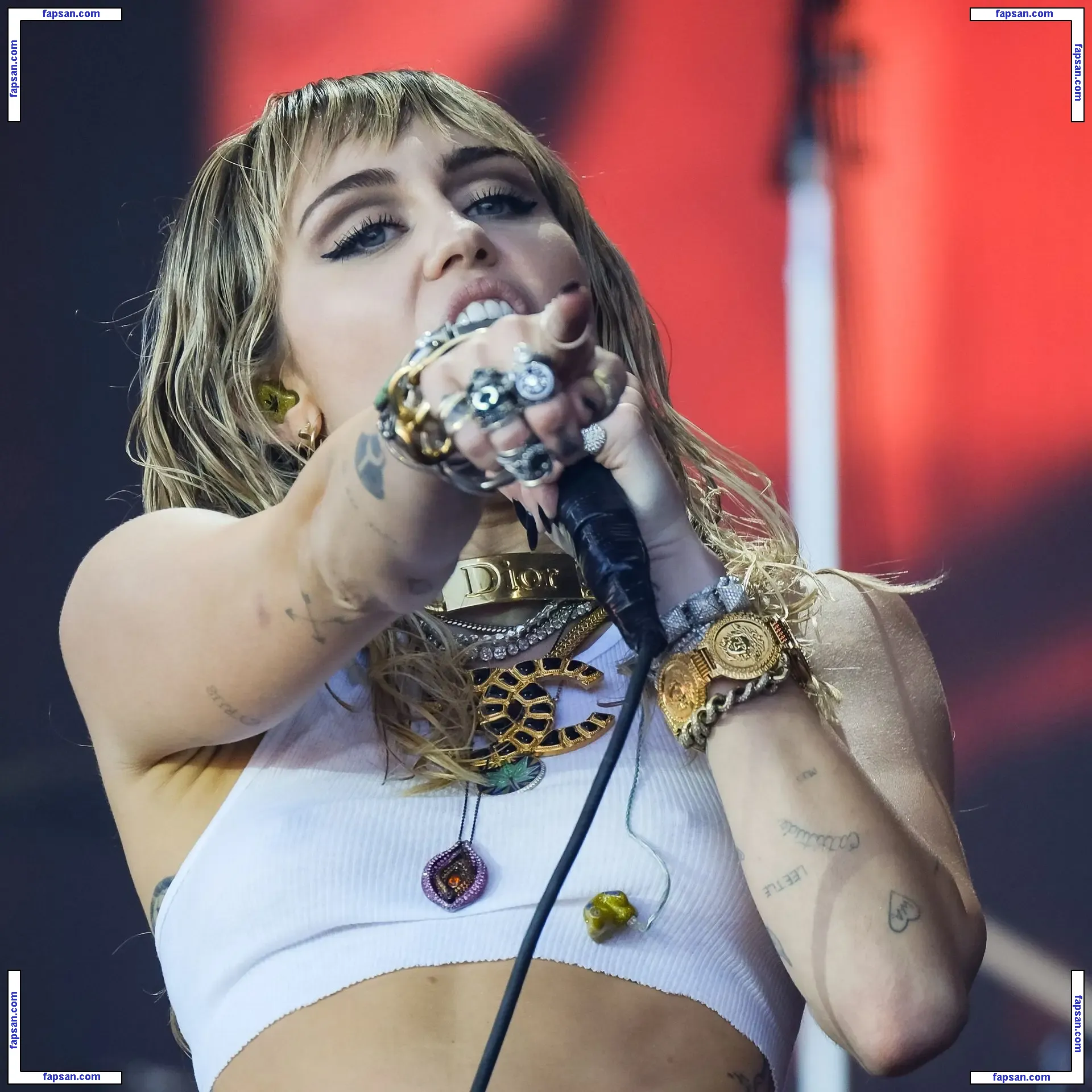 Miley Cyrus nude photo #2897 from OnlyFans