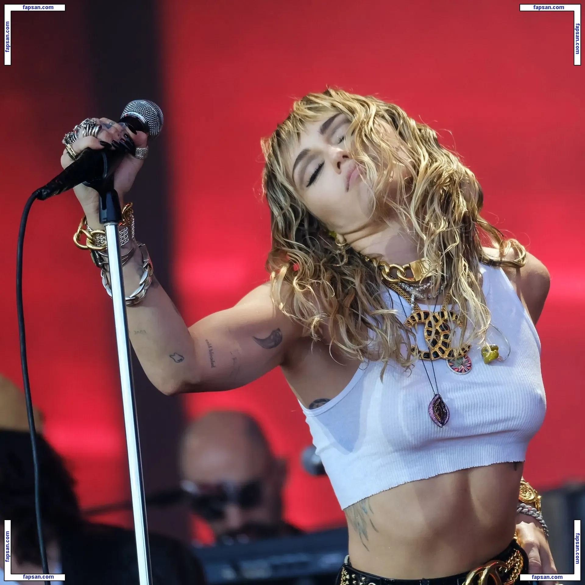 Miley Cyrus nude photo #2912 from OnlyFans