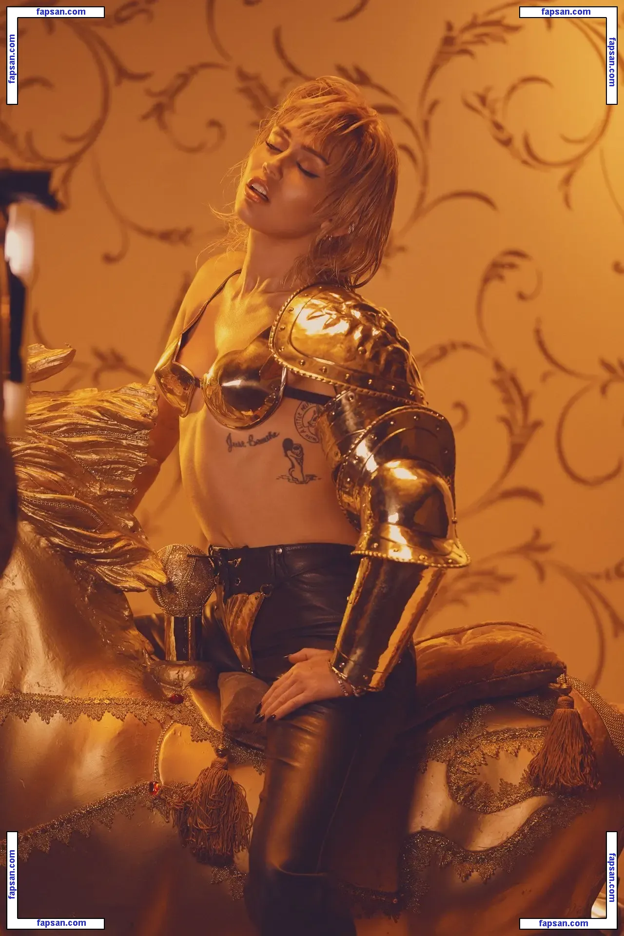 Miley Cyrus nude photo #2933 from OnlyFans