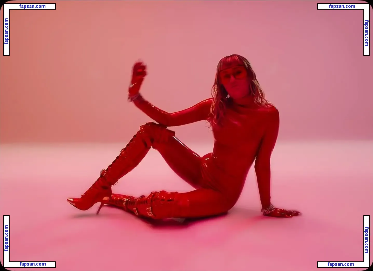 Miley Cyrus nude photo #2934 from OnlyFans