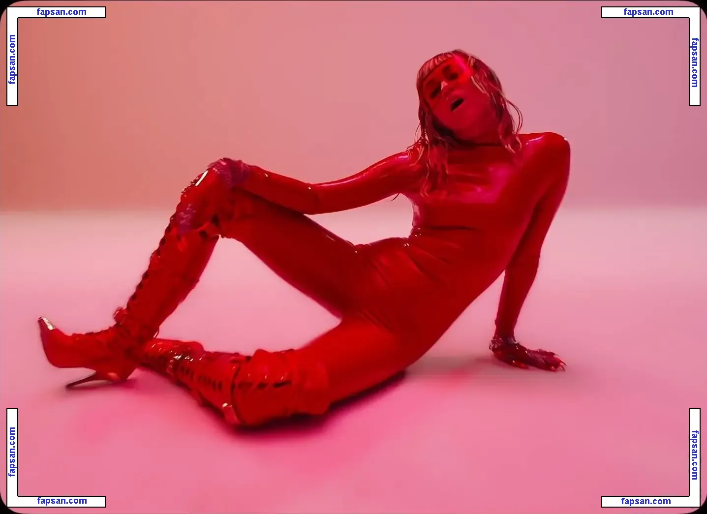 Miley Cyrus nude photo #2963 from OnlyFans
