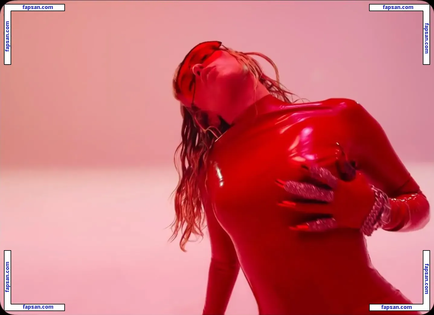 Miley Cyrus nude photo #2979 from OnlyFans