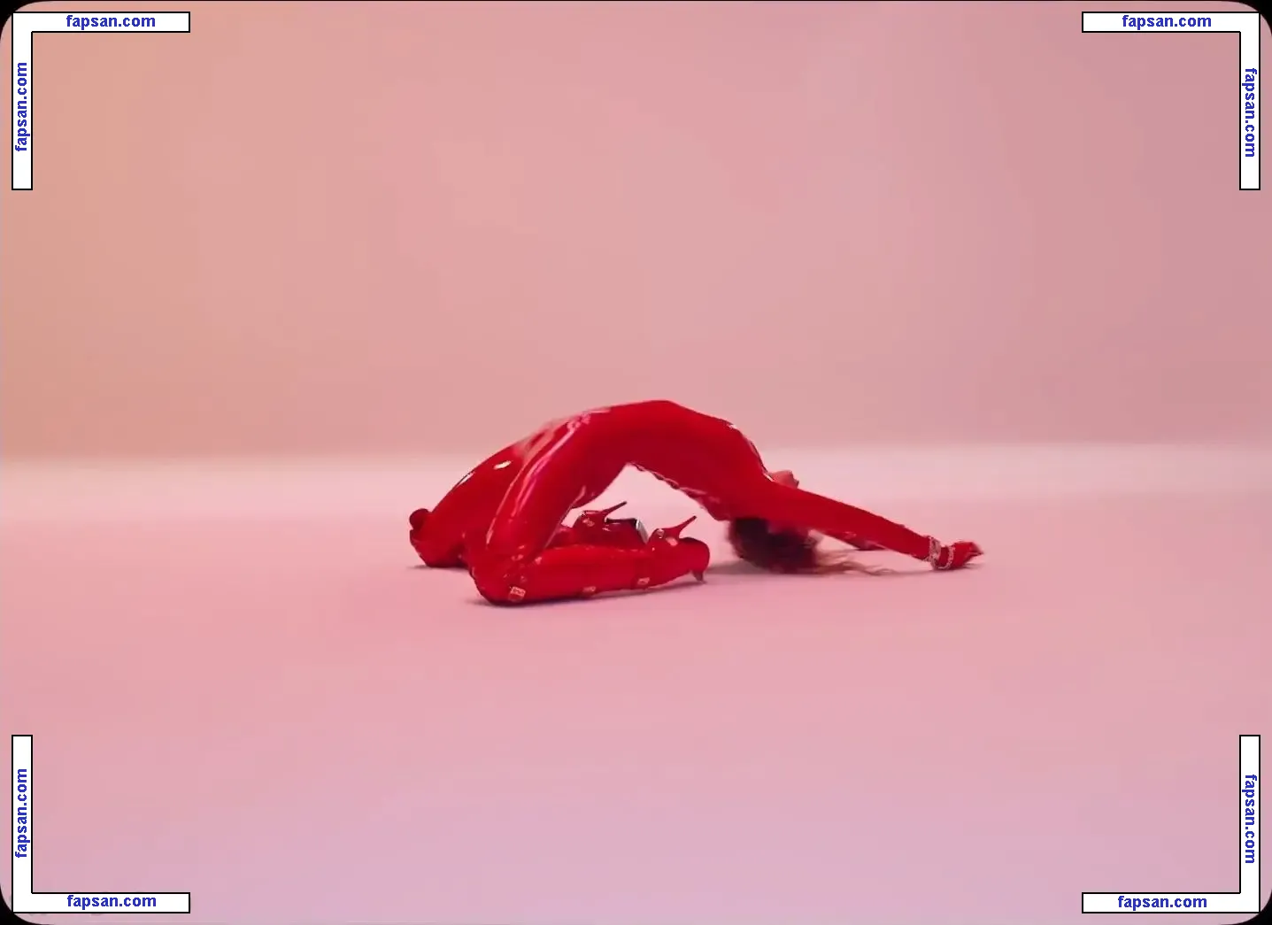 Miley Cyrus nude photo #2980 from OnlyFans