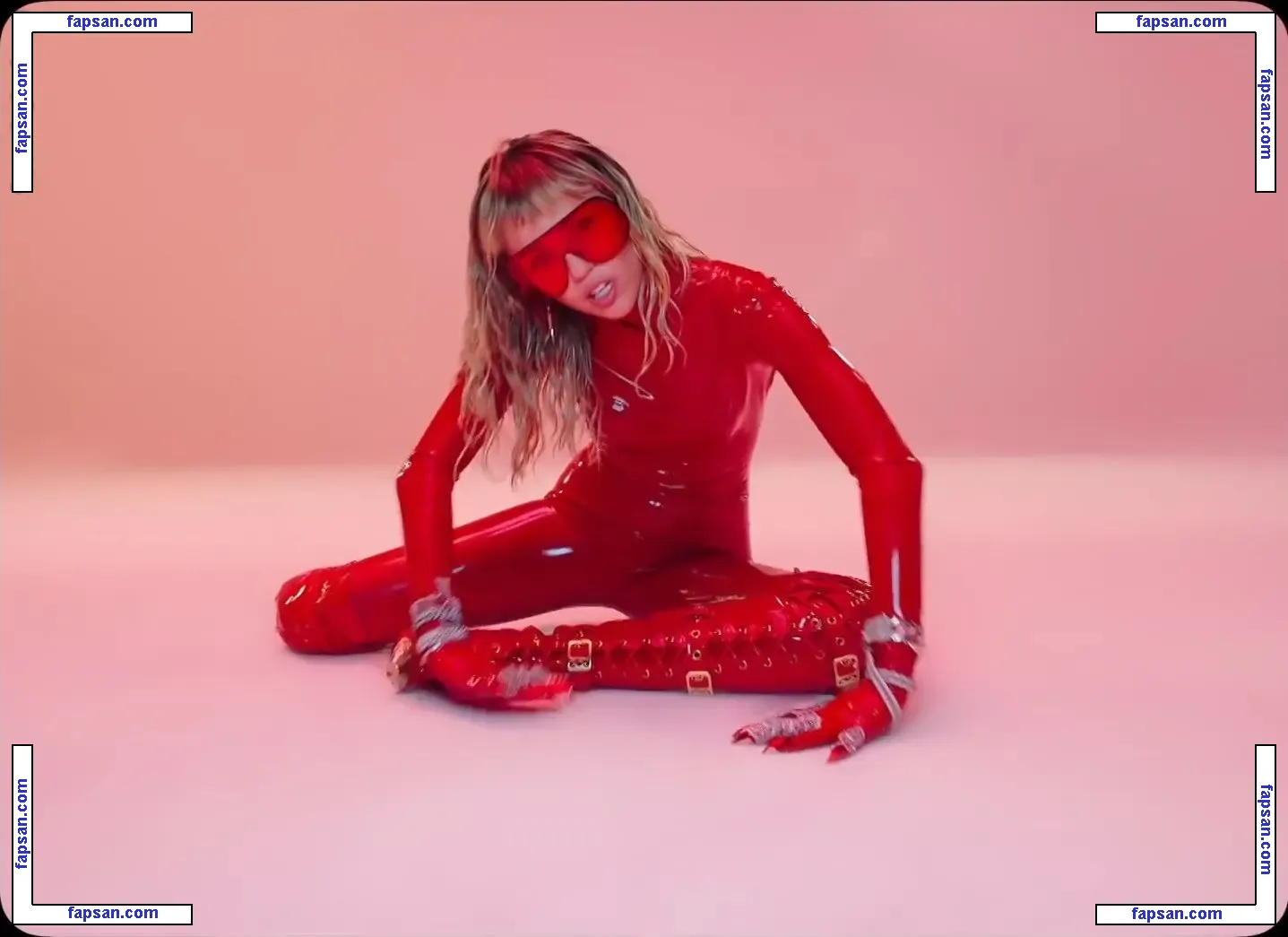Miley Cyrus nude photo #2986 from OnlyFans