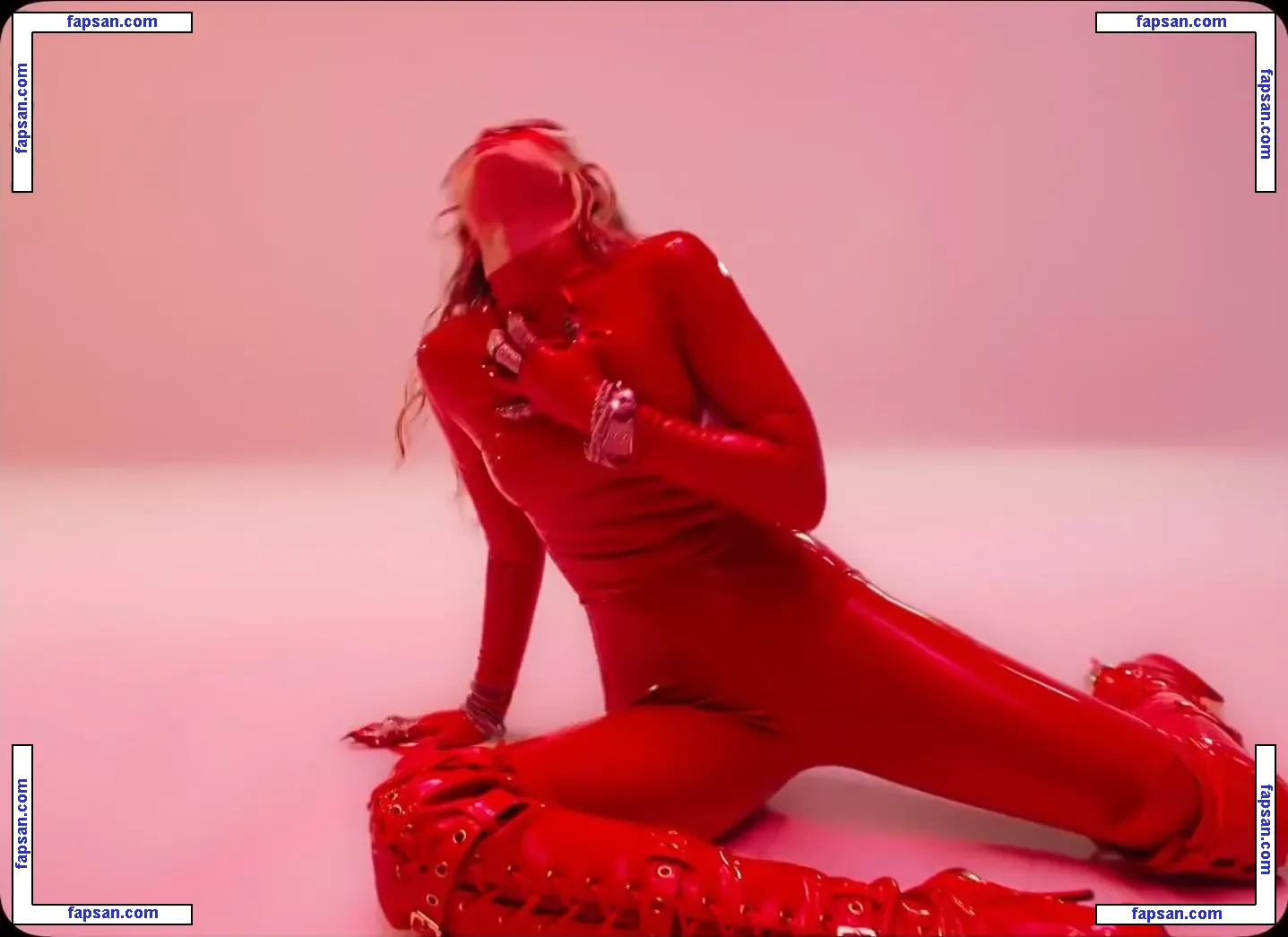 Miley Cyrus nude photo #2993 from OnlyFans