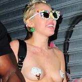 Miley Cyrus nude #2581