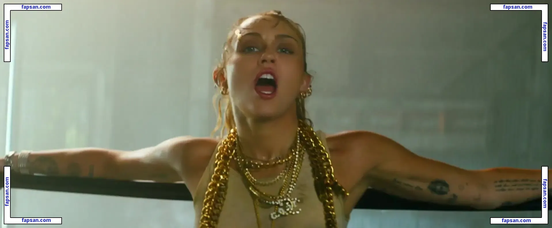 Miley Cyrus nude photo #3195 from OnlyFans
