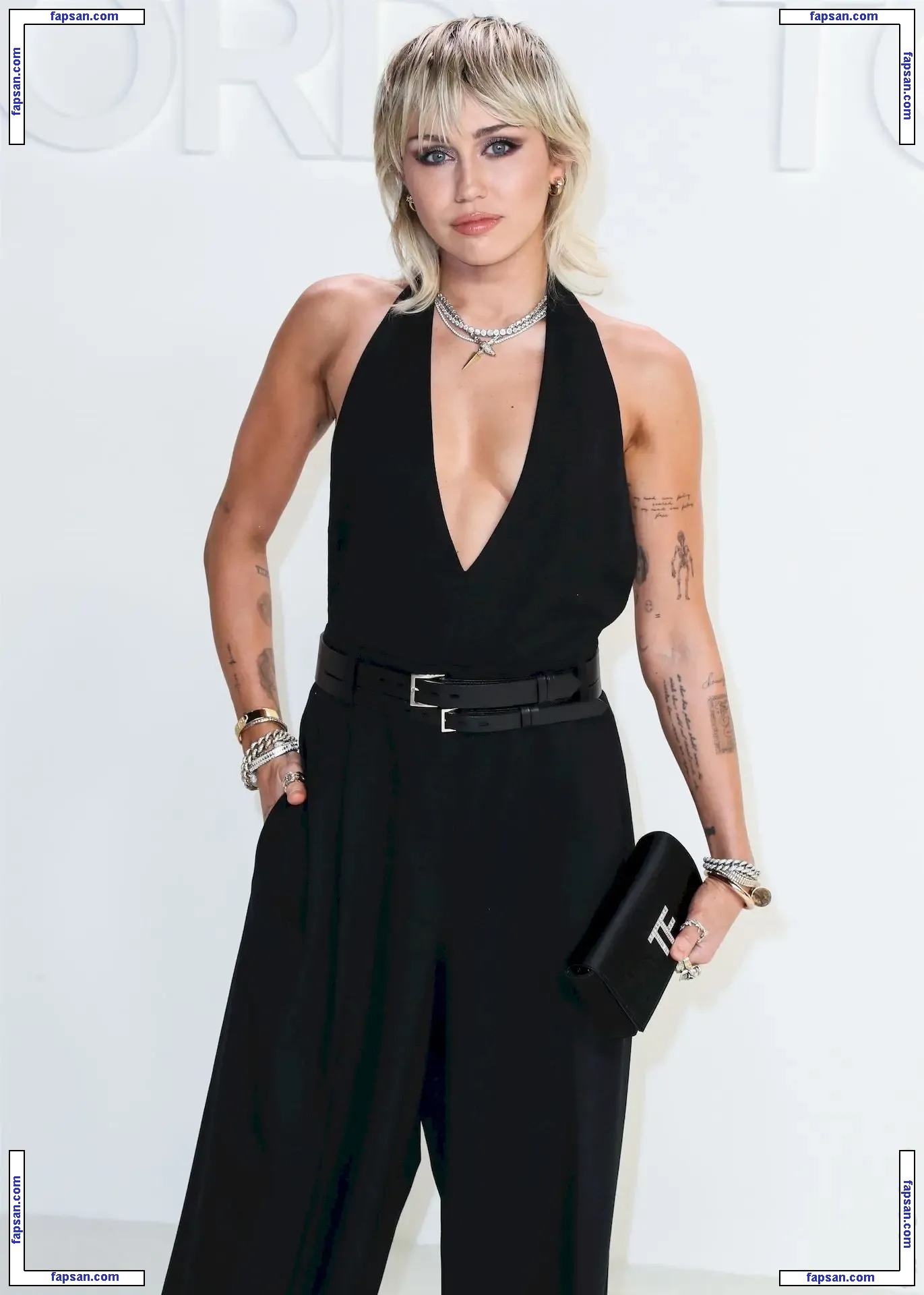 Miley Cyrus nude photo #3403 from OnlyFans